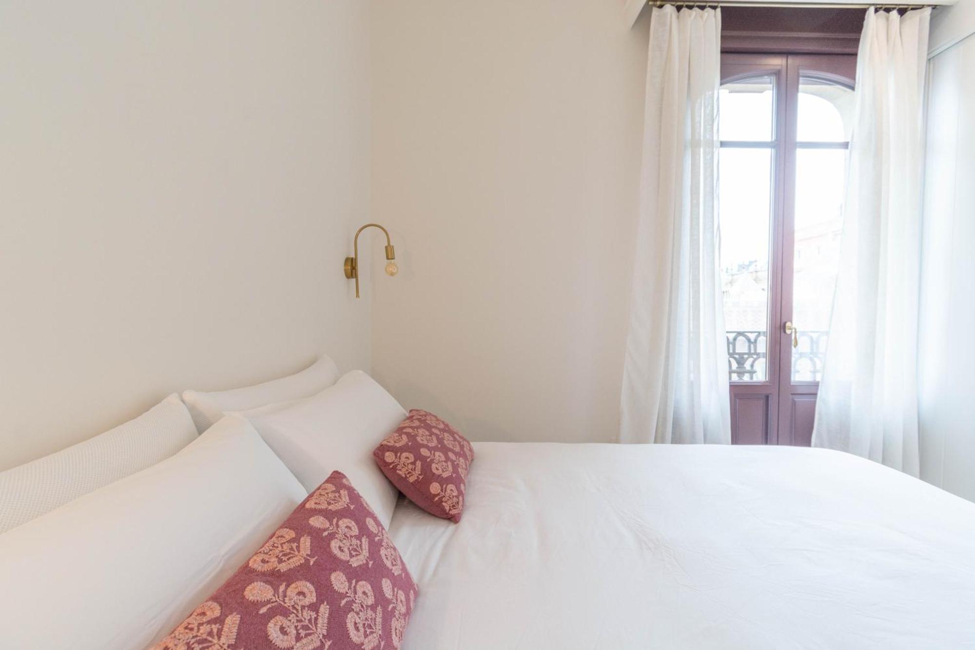 Betis Suites-La Campana Seville Exterior photo