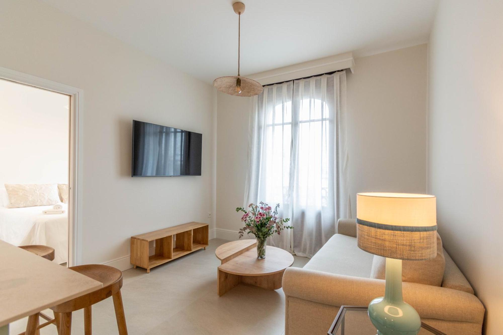 Betis Suites-La Campana Seville Exterior photo