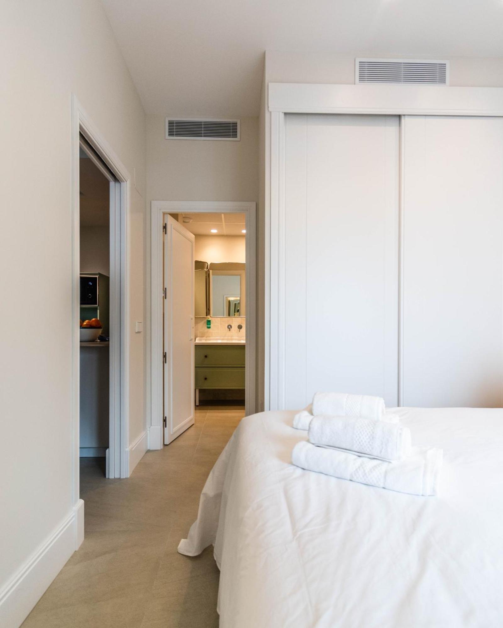 Betis Suites-La Campana Seville Exterior photo